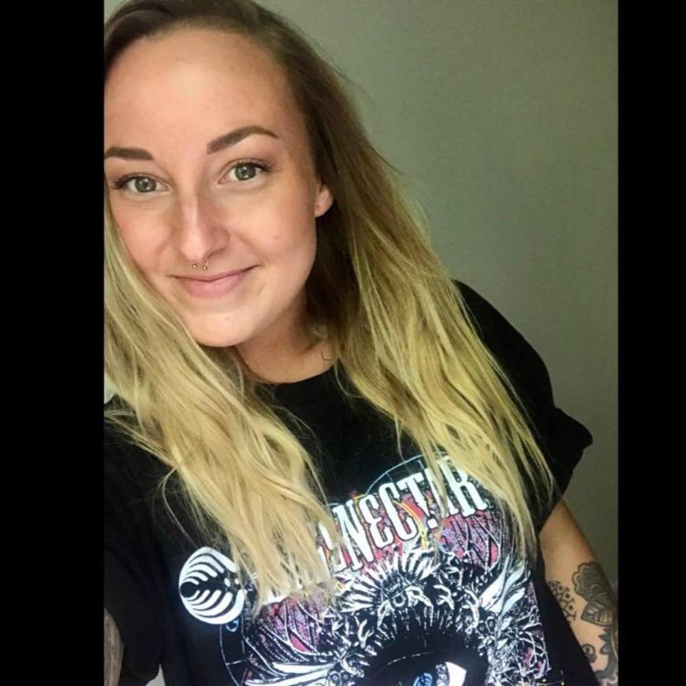 Meet your Posher, Julia